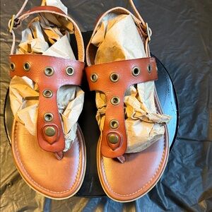 Sonoma Women’s Size 9 Leather  Adjustable Sandals